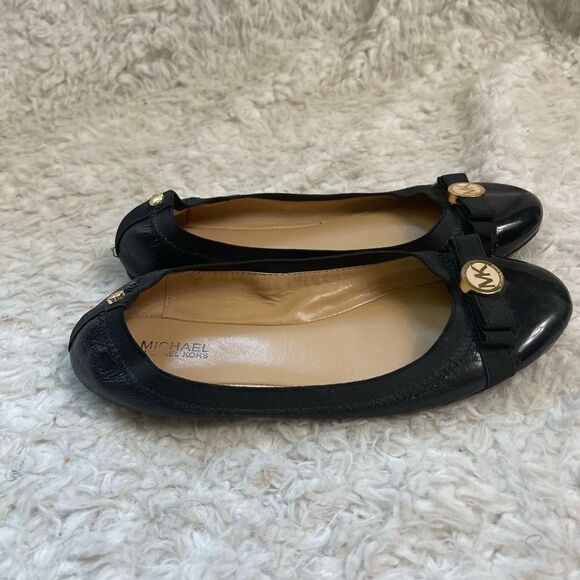 Michael Kors Black leather slip on flats with black ribbon & logo accent SZ 6.5M - Picture 3 of 7